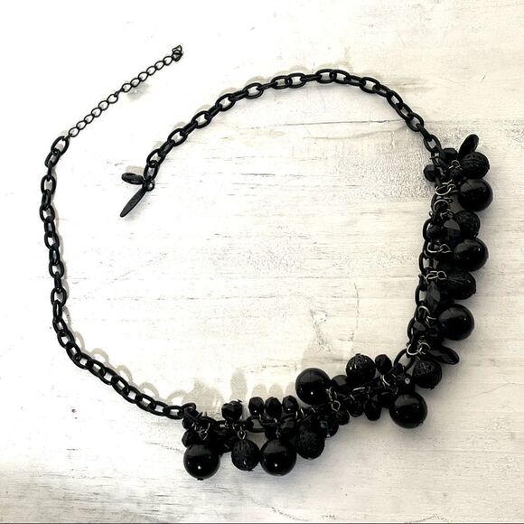 NY collection black beaded cluster necklace - Picture 2 of 9